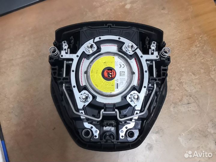 Подрушка безопасности водителя Toyota corolla e18