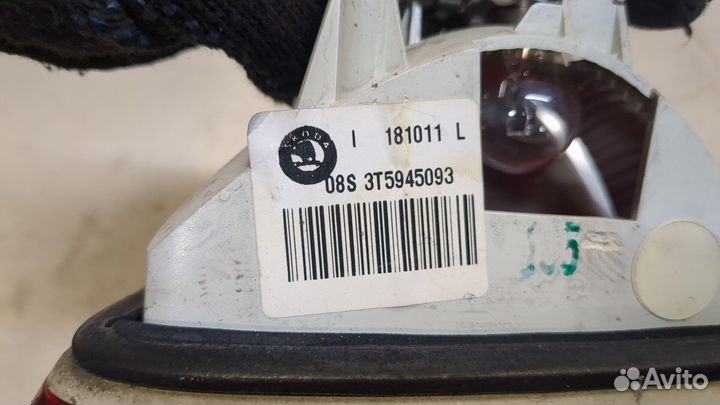 Фонарь крышки багажника Skoda SuperB, 2011