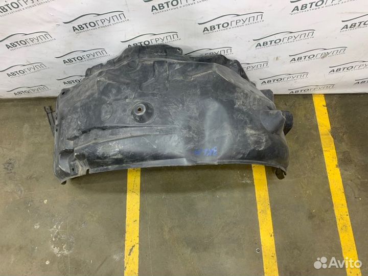 Подкрылок передний правый Land Rover Range Rover