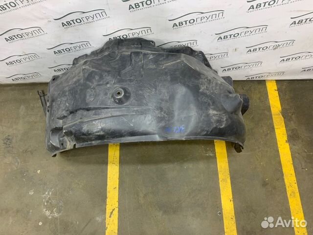 Подкрылок передний правый Land Rover Range Rover