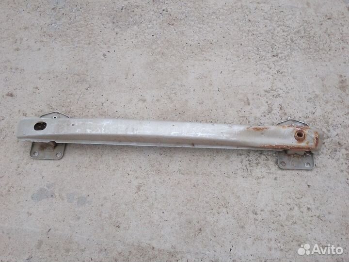 Усилитель заднего бампера