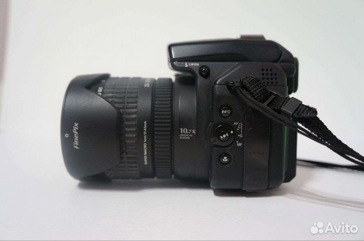 Фотоаппарат Fujifilm FinePix S9500 с сумкой