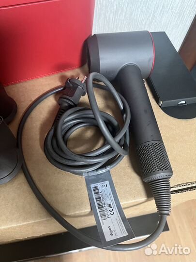 Фен Dyson supersonic HD01