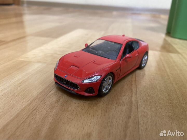 Машинки Kinsmart