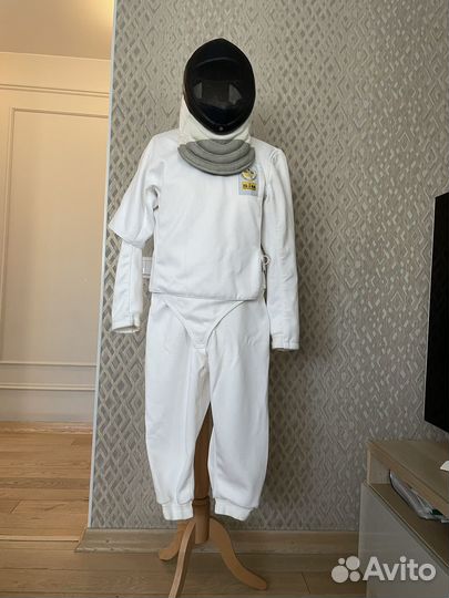 Фехтовальный костюм