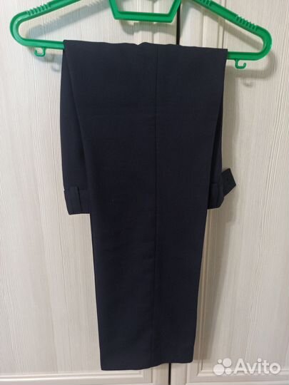 Школьные брюки и рубашка