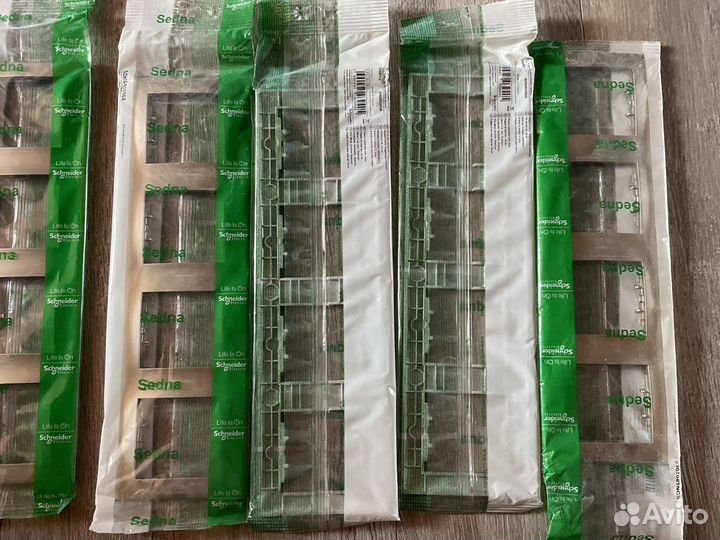 Розетка (рамка)на 4 места