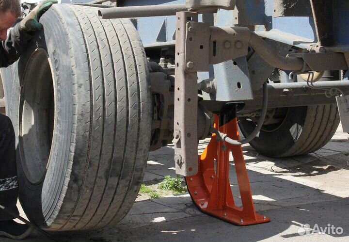 Подъемник (Домкрат) для грузового автотранспорта