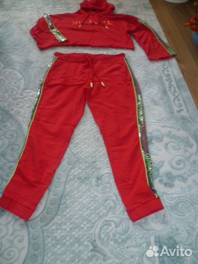 Спортивный костюм