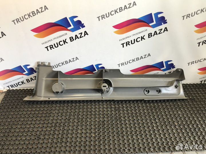 1652647 Накладка панели приборов левая Daf XF105