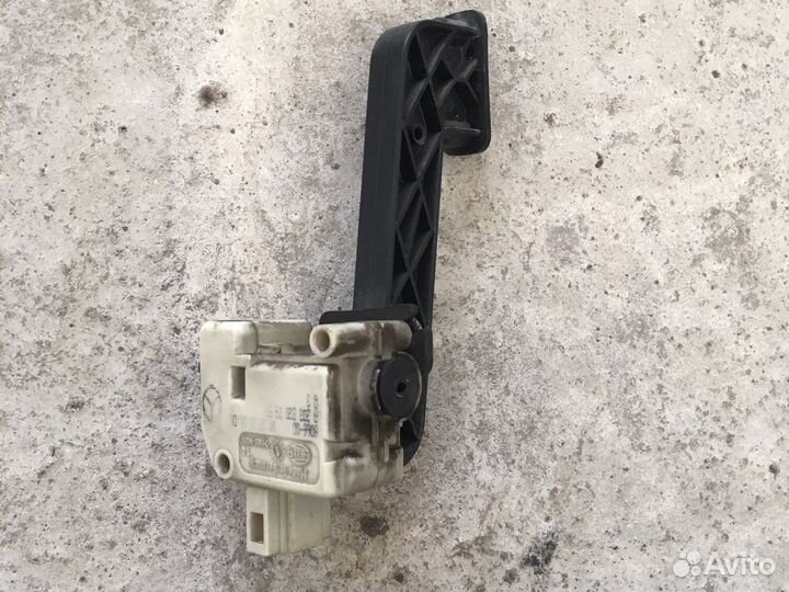 Замок лючка бензобака Mercedes W203 (3184)