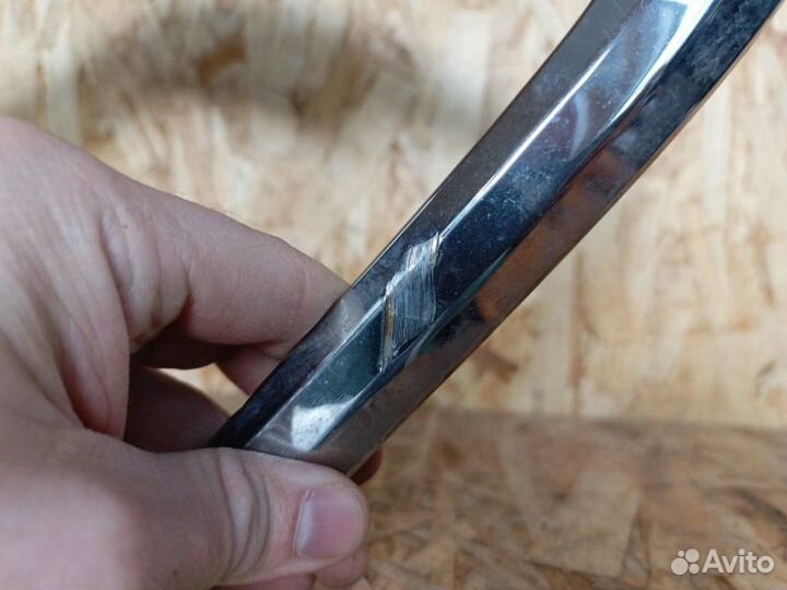 Накладка бампера (молдинг) передняя левая Лада