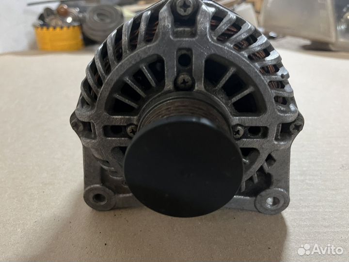 Генератор б/у Ниссан Кашкай Qashqai J10 2,0