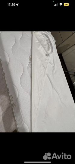 Детская кроватка с маятником и ящиком