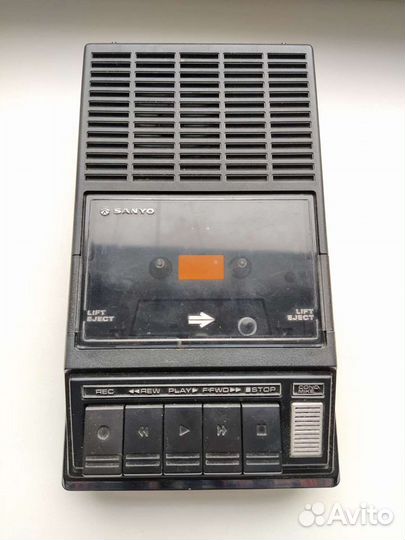 Кассетный магнитофон диктофон Sanyo M1530