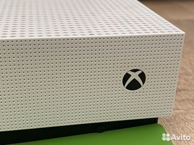 Xbox One S 1tb Как новая + гарантия / Xbox one