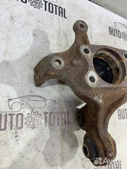 Кулак задний правый Kia Sportage SL G4KD 2011