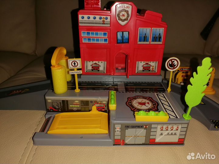 Пожарная станция игрушка