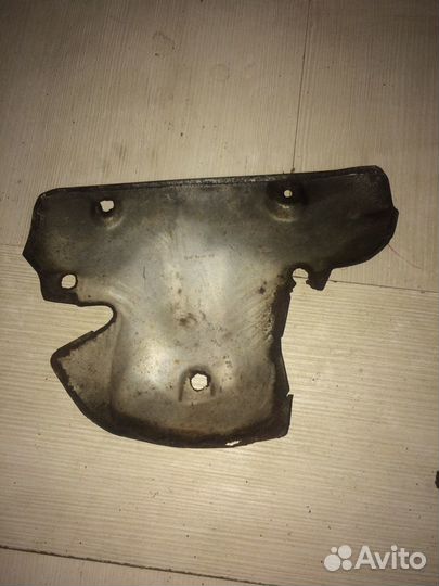 Термоэкран защита выпускного коллектора Ford Focus