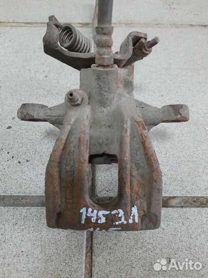 Суппорт тормозной передний Ford Mondeo 3