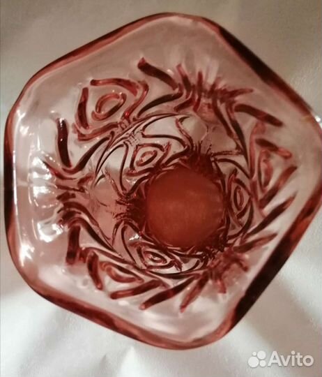 Ваза-марганцевое стекло