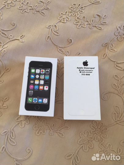 Телефон iPhone коробка