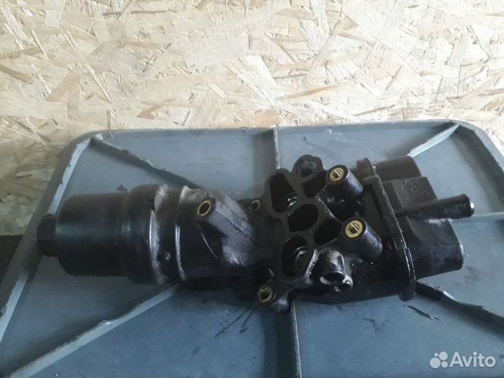 Корпус масляного фильтра Volkswagen Passat B6 BLR