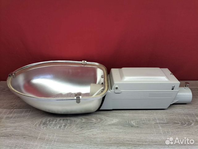 Консольный светильник уличный