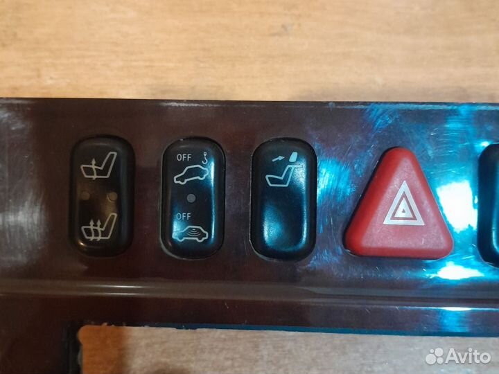 Кнопки с панелью w210