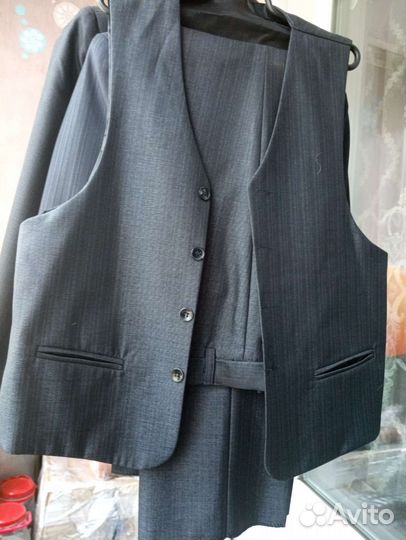 Школьный костюм новый