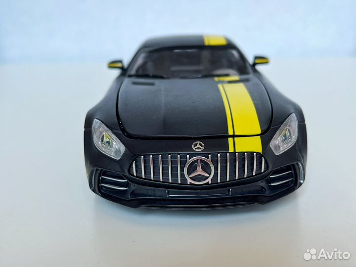 Машинка металлическая модель Mercedes amg 1:24