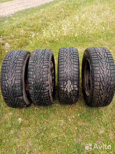 Продам колеса 215/65R16