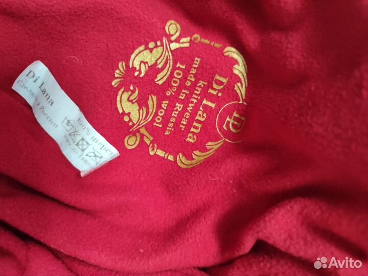 Берёт, шапка и женский шарф снуд