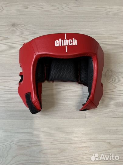 Боксерские перчатки и амуниция