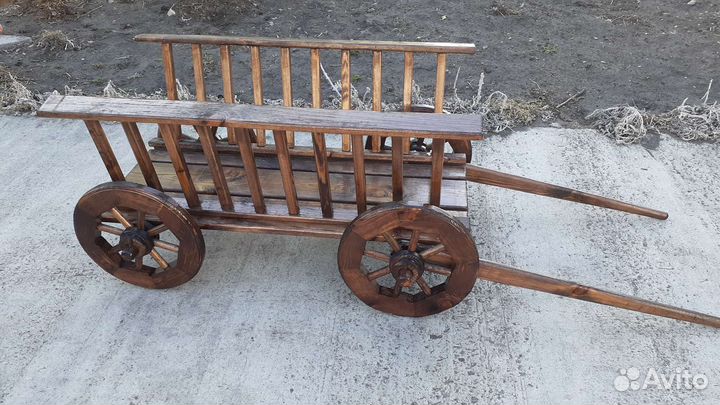 Садовая декоративная телега