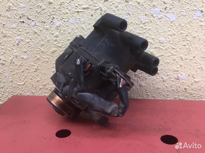 Трамблер Mitsubishi Carisma