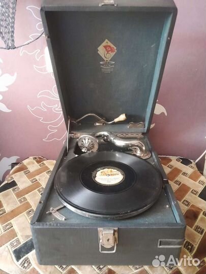 Патефон ленинградский 1935г