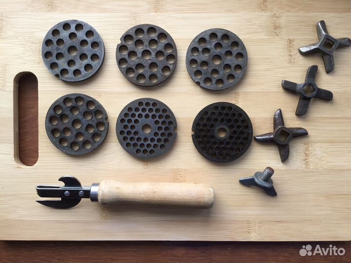 Решетки и ножи к ручной советской мясорубке