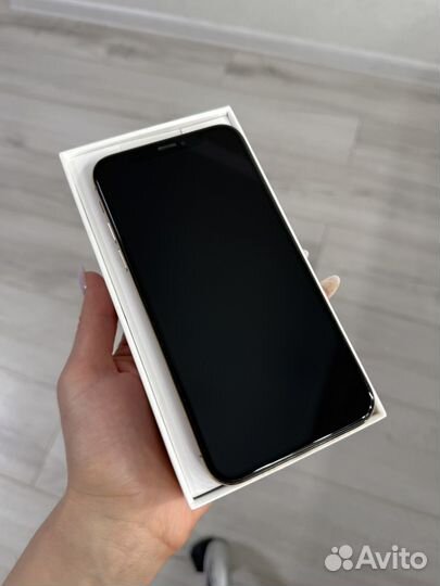 iPhone Xs, 64 ГБ