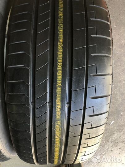 Pirelli P Zero PZ4 275/40 R22 107Y