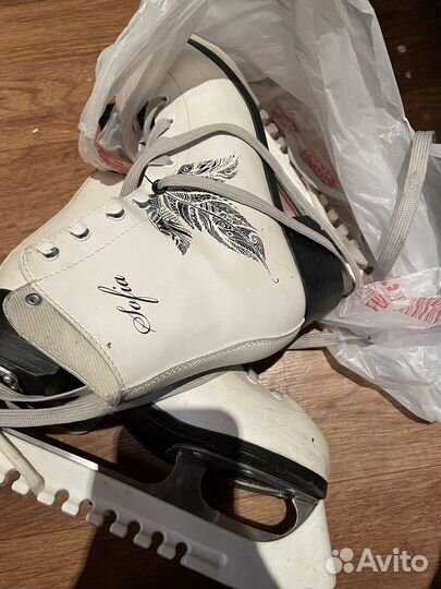 Коньки фигурные женские 38 размер