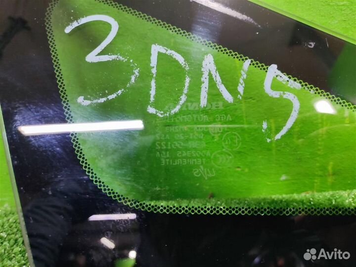 Стекло (форточка) переднее правое Honda Civic 4D