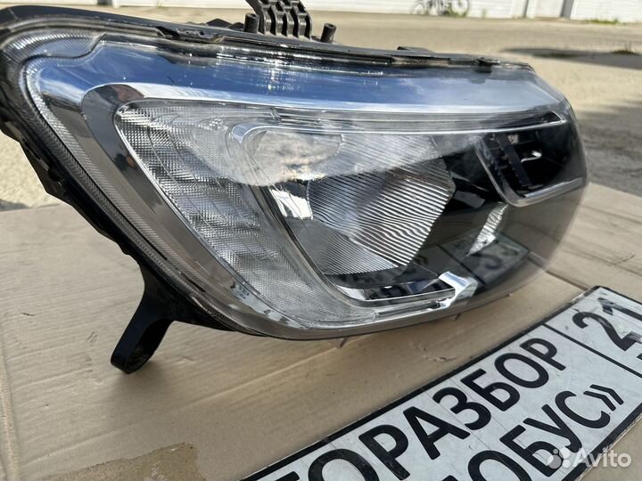 Фара правая Renault Logan 2 2019