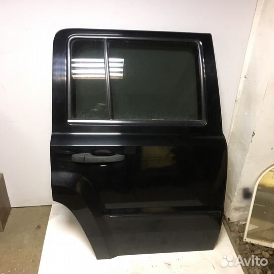 Дверь задняя правая Jeep Liberty MK74 Джип Либерти