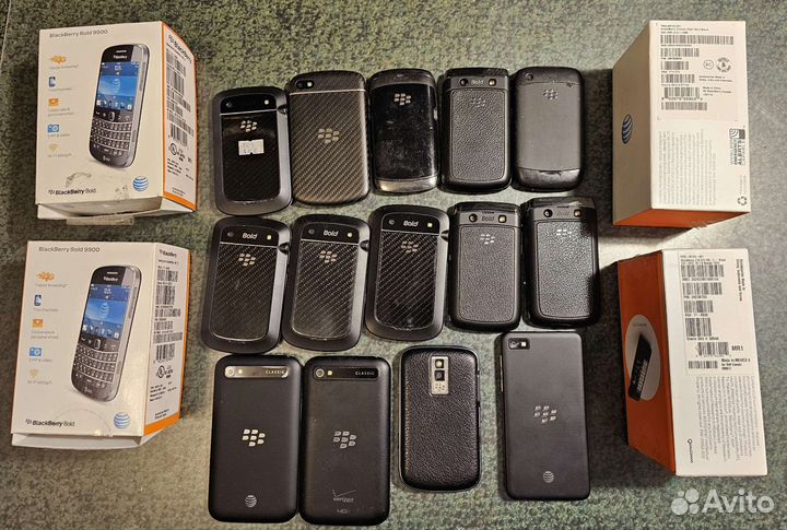 Смартфоны BlackBerry разные лот 14 шт