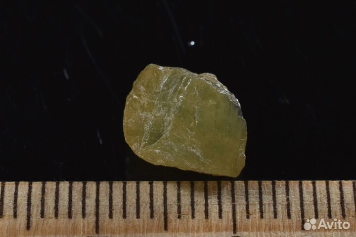 Зеленый сапфир. Лот №853