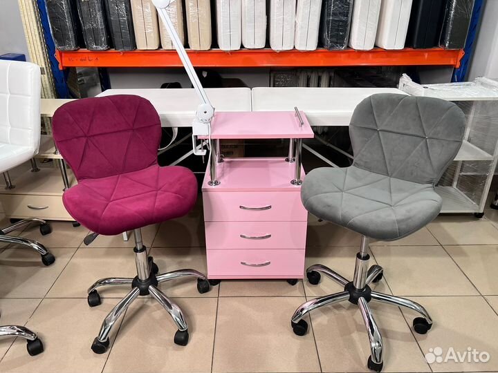 Стул мастера парикмахера