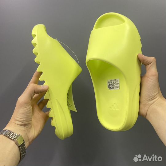 Шлепки adidas yeezy slide glow