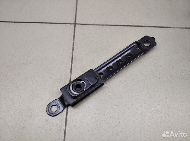 Механизм регулировки ремня безопасности Land Cruis