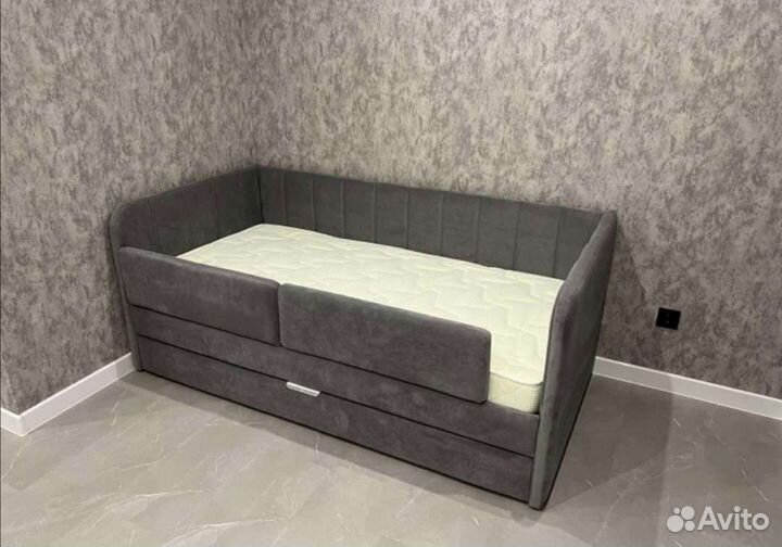 Детская мягкая кровать